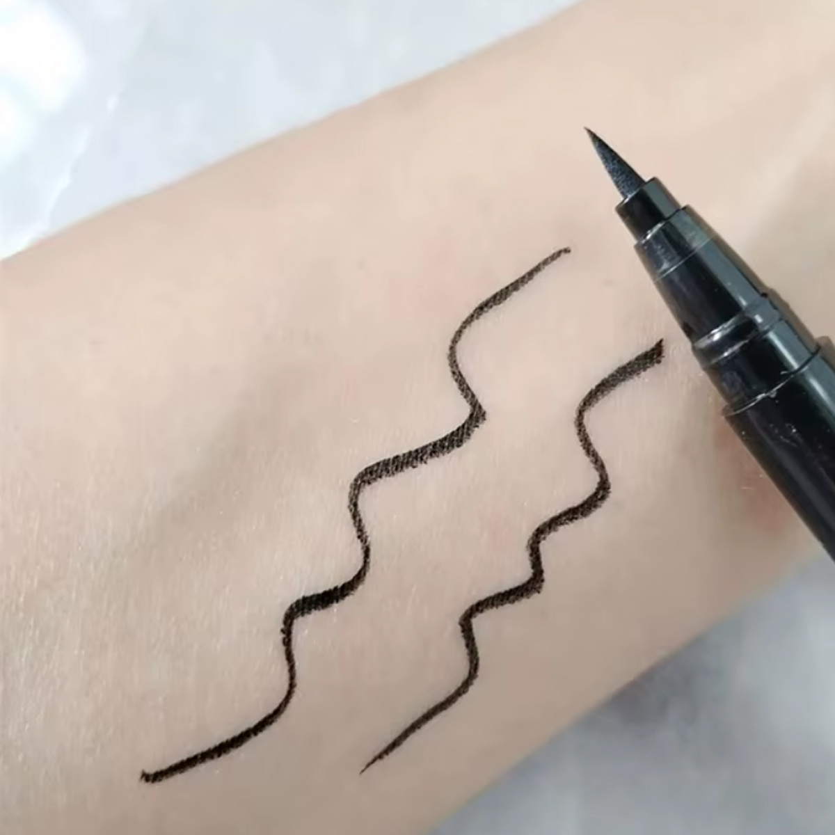 Caneta delineadora líquida à p - Waterproof Liquid Eyeliner Pen avaliação e preço